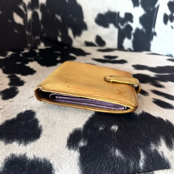 Louis Vuitton Yellow EPI Leather Purple Wallet MI0967 - Picture 5 of 16
